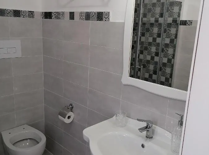 Daniela Oda ve Kahvaltı Policastro Bussentino