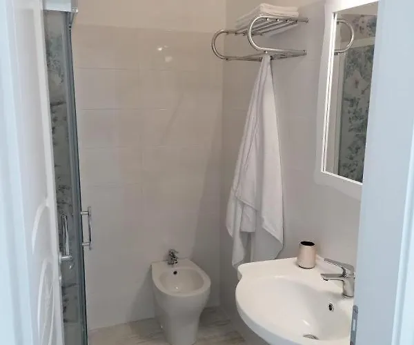 Daniela Oda ve Kahvaltı *